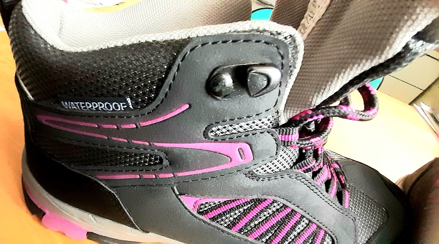 Scarpe da uomo: Schöne neue Wanderschuhe Gr 37 grau – Nuovo (secondo la descrizione) da Arch venduto da Drosselbart 4