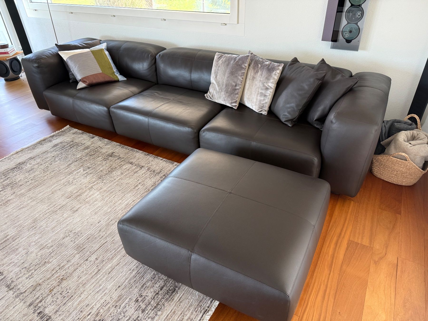 Vitra Divani: Vitra Sofa Leder braun mit Hocker, Top Zustand! – Usato da Freienbach venduto da MattZuriSee