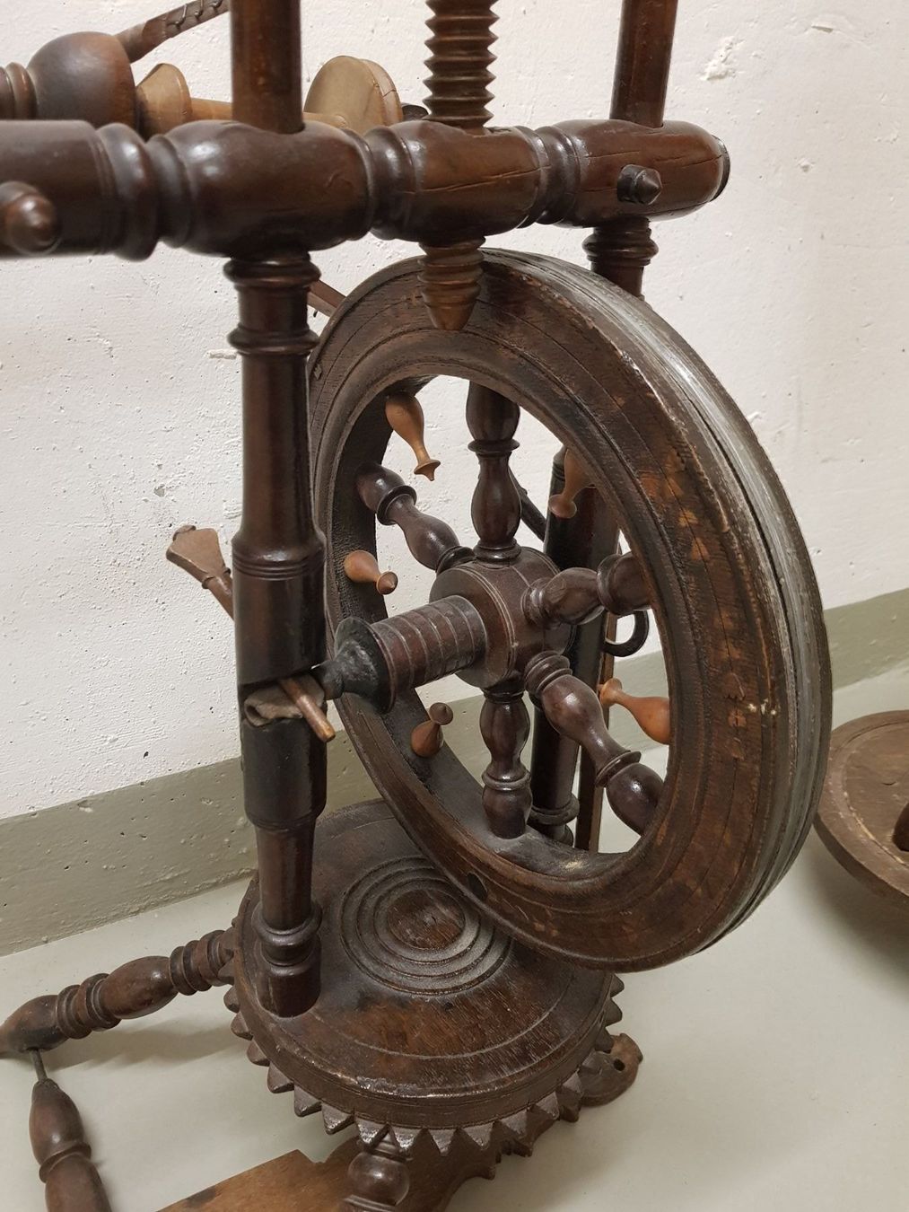 Spinnräder: Antikes Spinnrad Rarität – Gebraucht aus Gossau SG von Platzhalter22 3