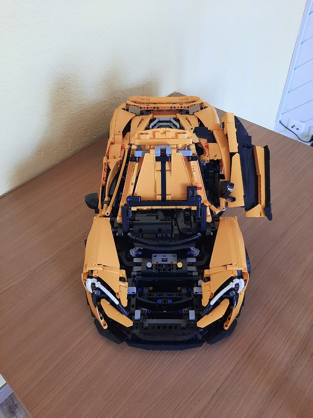 Technics Baukästen: LEGO Technic McLaren P1 zusammengebaut oder zerlegt. – Gebraucht aus Liesberg Dorf von Bubbolino 3