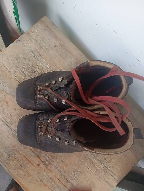Schweizer Armee Scarpe da uomo: Militär Schuhe/ Wanderschuhe gr 38 – Usato da Basel venduto da Petergunn 2