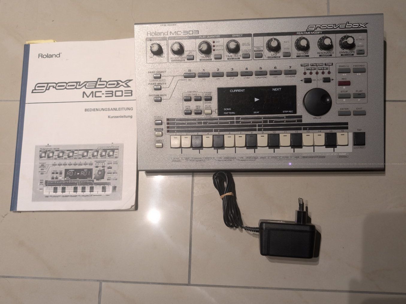 Roland Musikinstrumente: Roland MC-303 Groovebox – Gebraucht aus Birrhard von Norman_b2 1