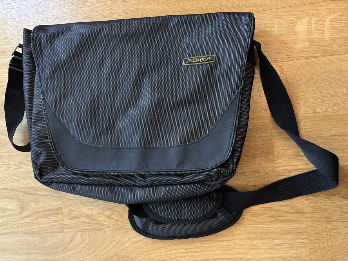 Kappa Borse: 2 Kappa Notebook Laptop Tasche seitentasche – Nuovo (secondo la descrizione) da Balsthal venduto da Inty200 1