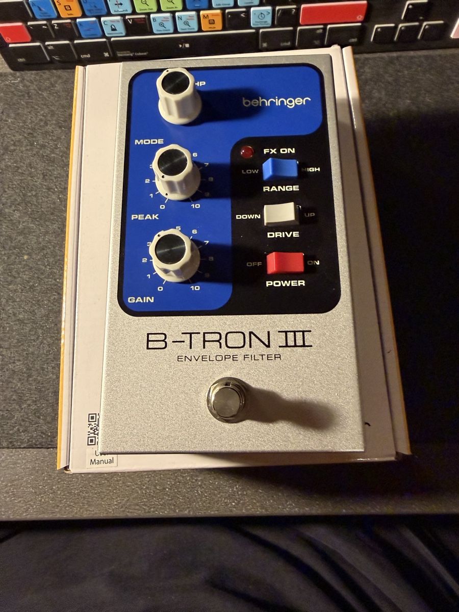 Behringer Strumenti musicali: Behringer B-Tron III – Usato da fey venduto da Caductilometre