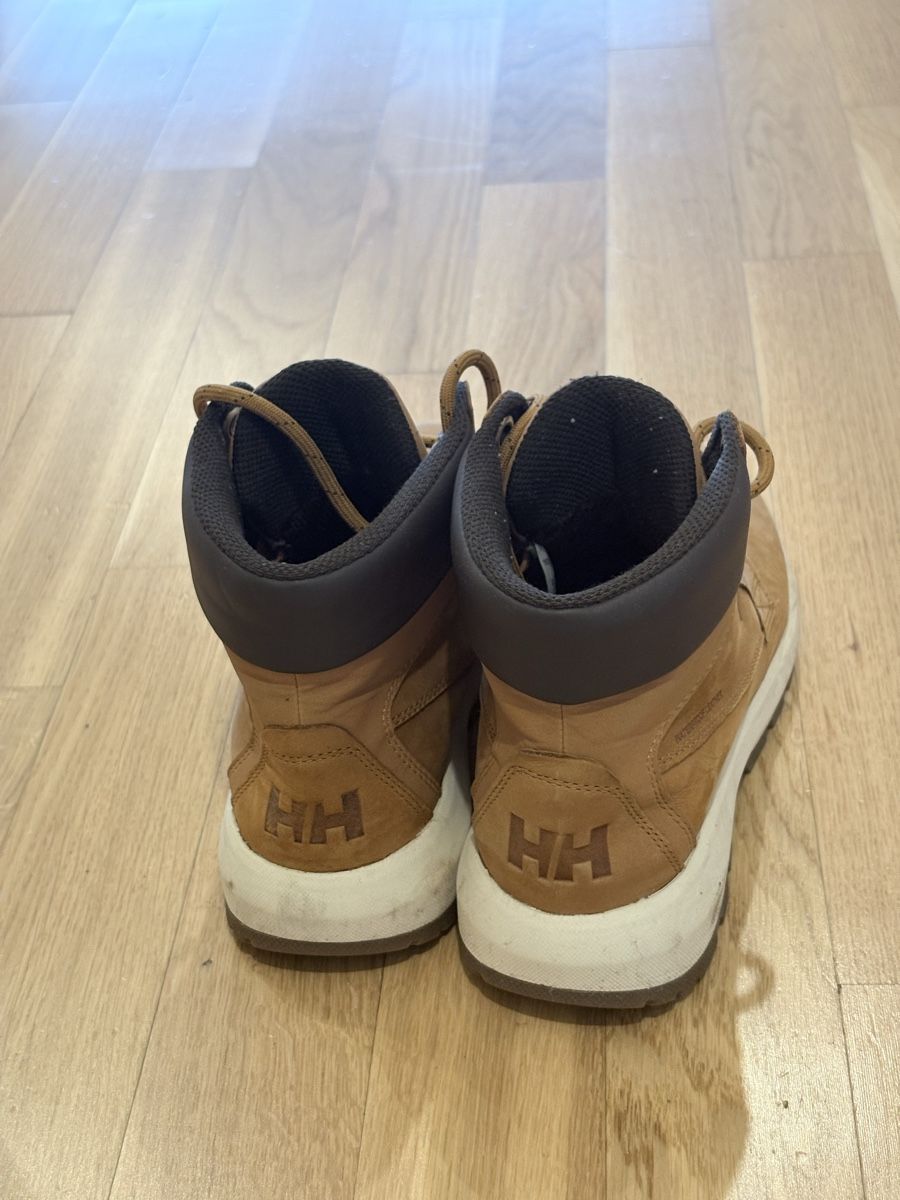 Helly Hansen Scarpe da donna: Helly Hansen Leather Boots Size 38 EU, Stylish! – Usato da Meyrin venduto da yej_w8lz 2