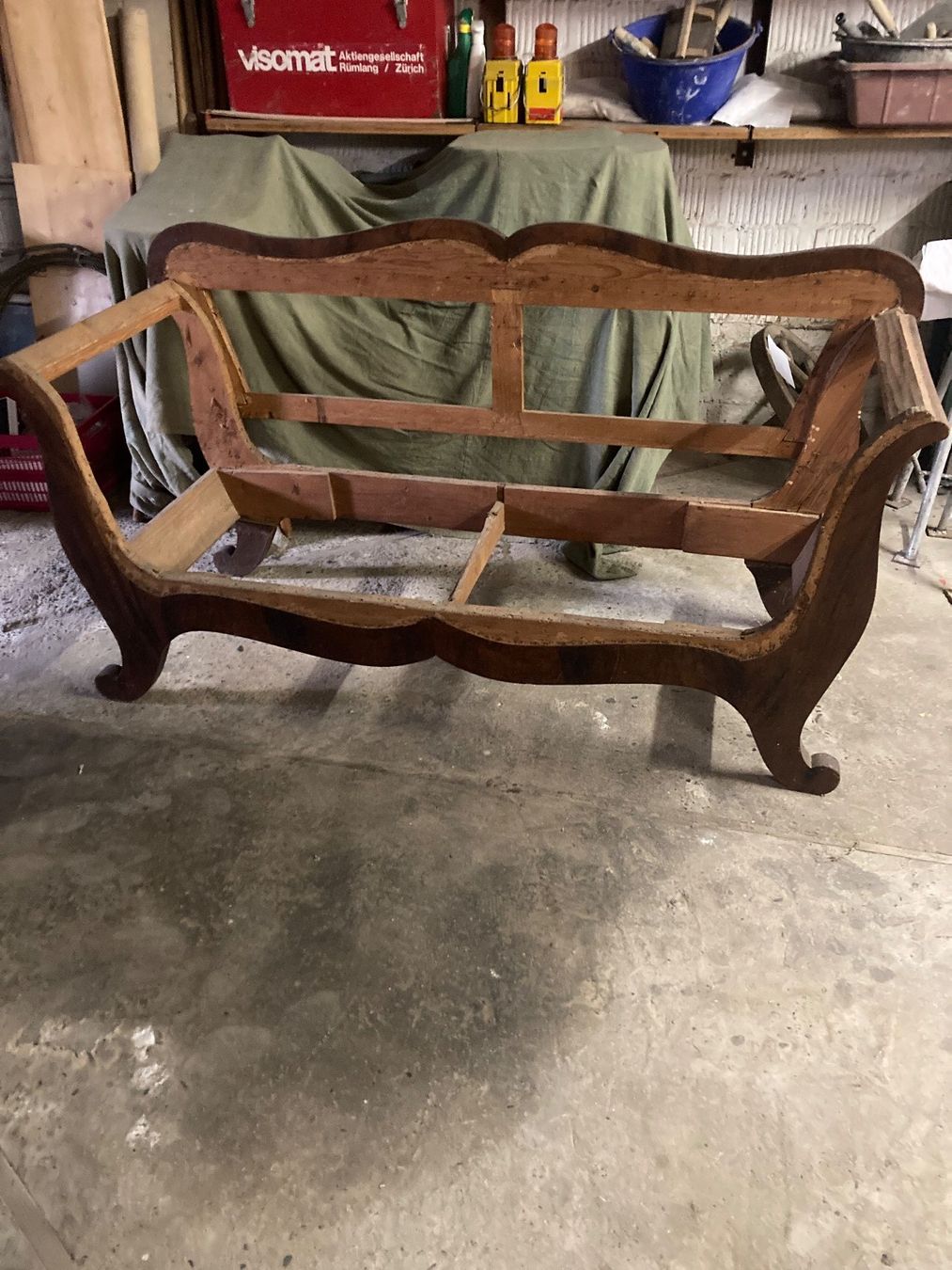 Sofas: Holzgestell zu antikem Canapé – Gebraucht aus Zollikofen von gamel01