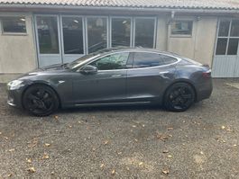 Tesla Model S 85D