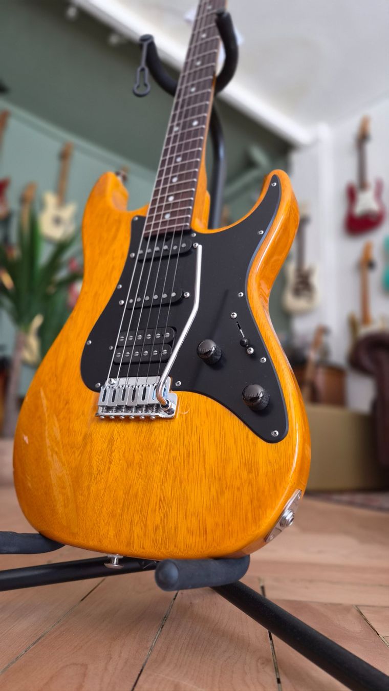 Strumenti musicali: Suhr Standard Korina HSS – Usato da pieterlen venduto da AntonelloGuitars 1