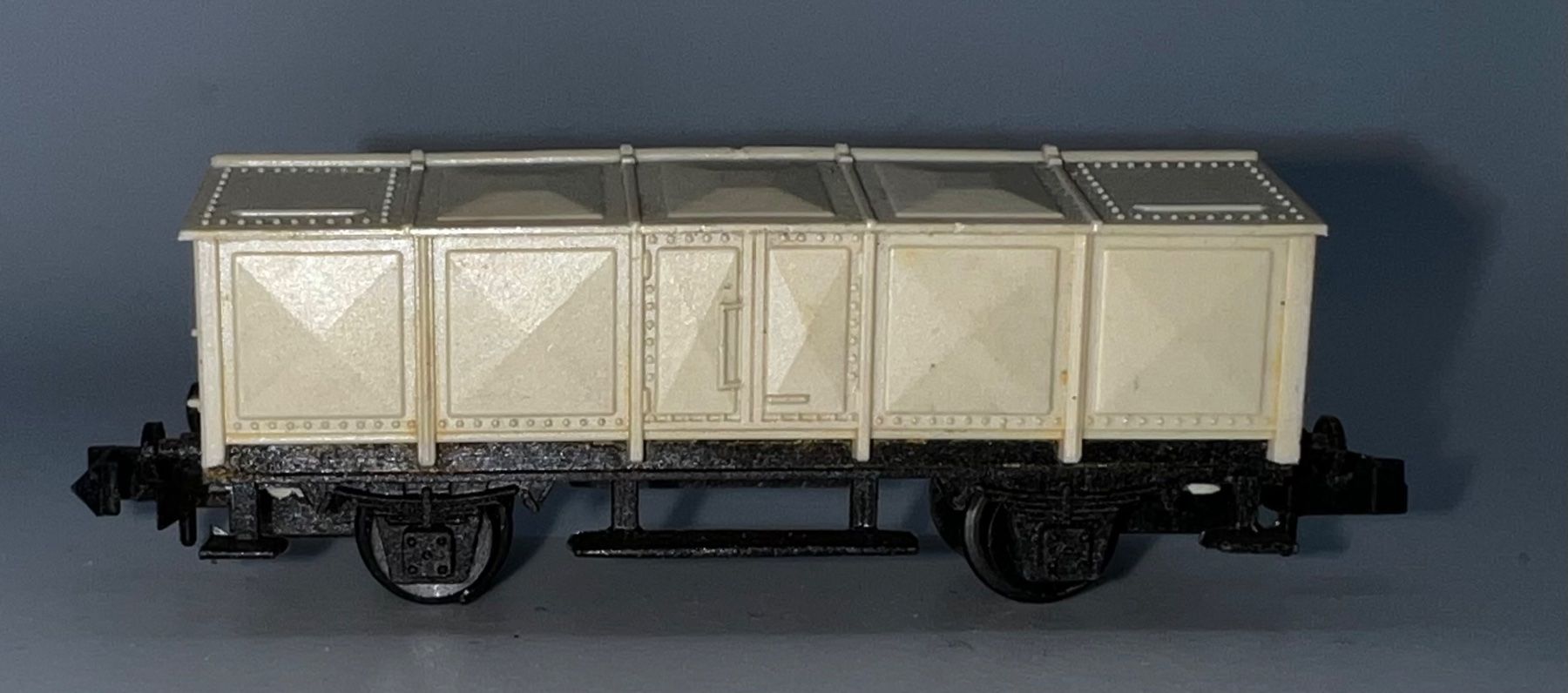 Arnold Modellini di ferrovie: Arnold N, Klappdeckelwagen (0421) – Usato da Basel venduto da jonnyhaas 1