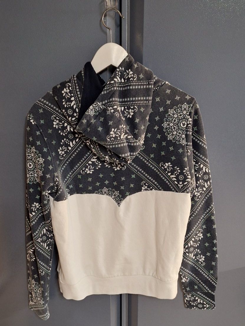 Maglioni & Felpe: Kapuzenpullover schwarz weiss gemustert – Usato da Diessenhofen venduto da str_p57p 1