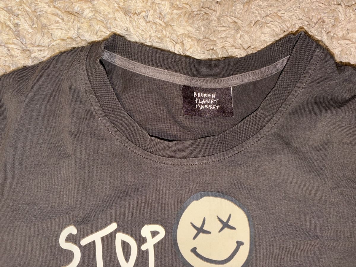 T-Shirts: Broken Planet Tshirt – Gebraucht aus Visperterminen von lgresell 2