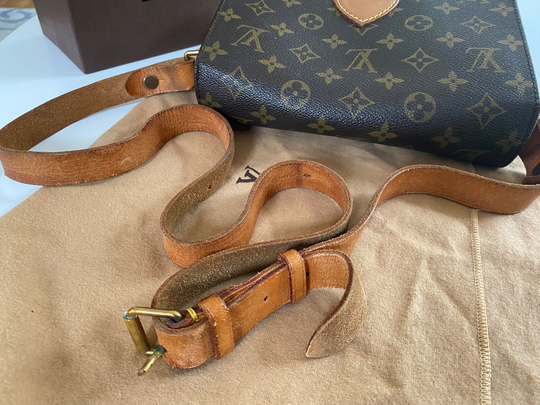 Louis Vuitton Taschen für Damen: Louis Vuitton Cartouchiere Crossbody Medium Monogram Canvas – Gebraucht aus Aarau von tschitta03 3