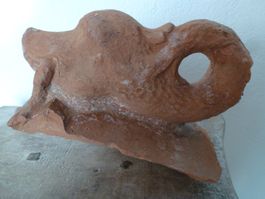Antikes Brunnen Fragment / Wasser Fisch Delphin