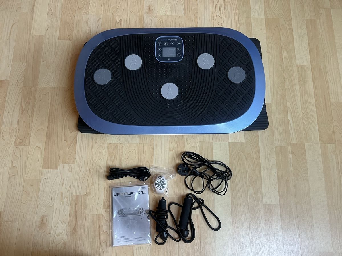 Maxxus Vélos d'appartement: Maxxus Vibrationsplatte 4.0 – Neuf (Voir description) à Ostermundigen par Steff18 5