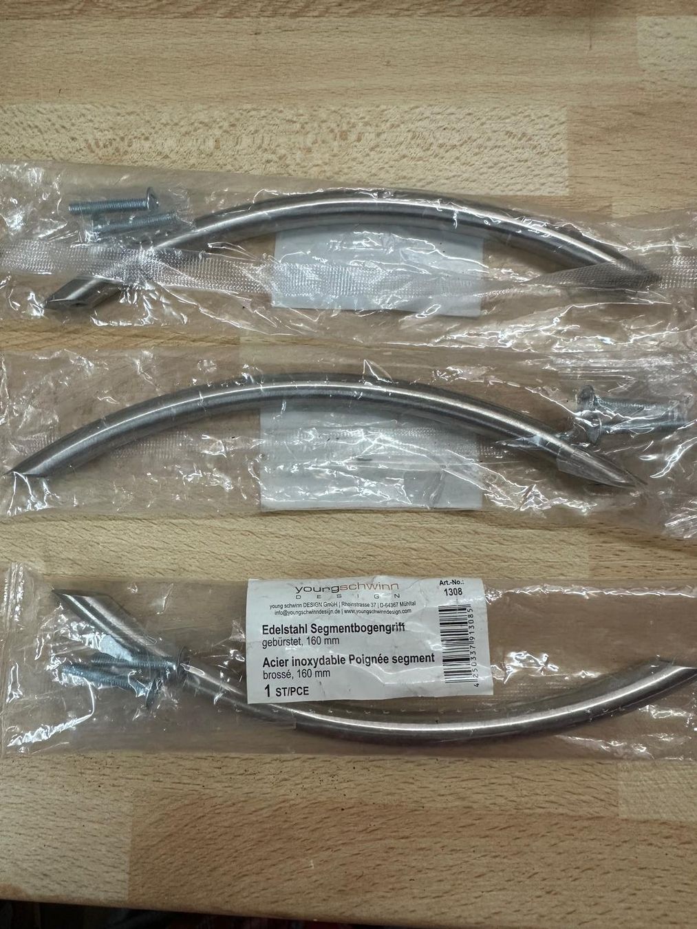 Quincaillerie: Möbel Griffe /Knöpfe Set – D'occasion à Wegenstetten par Aanfr 2