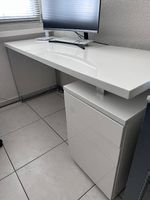 Bürotisch weiss glänzend mit Korpus 