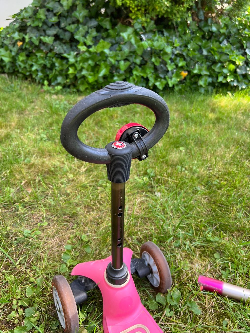 Micro Kickboard: Micro Mini Scooter Pink – Usato da Oberengstringen venduto da afaikzh 1