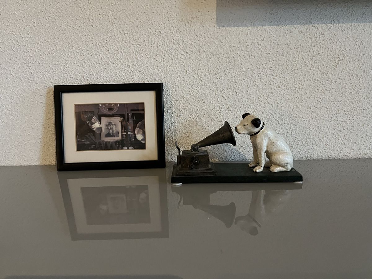 Statuette: Nipper His Master Voice – Usato da zürich venduto da marc08