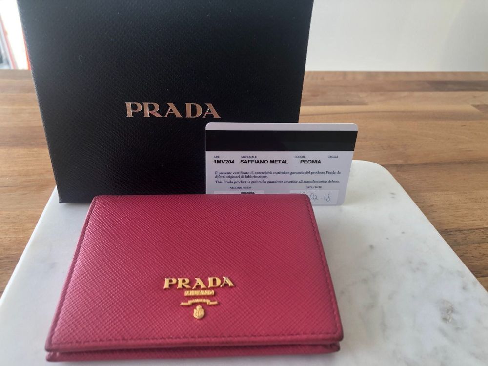 Prada Portamonete: PRADA Wallet – Usato da Zürich venduto da erica72