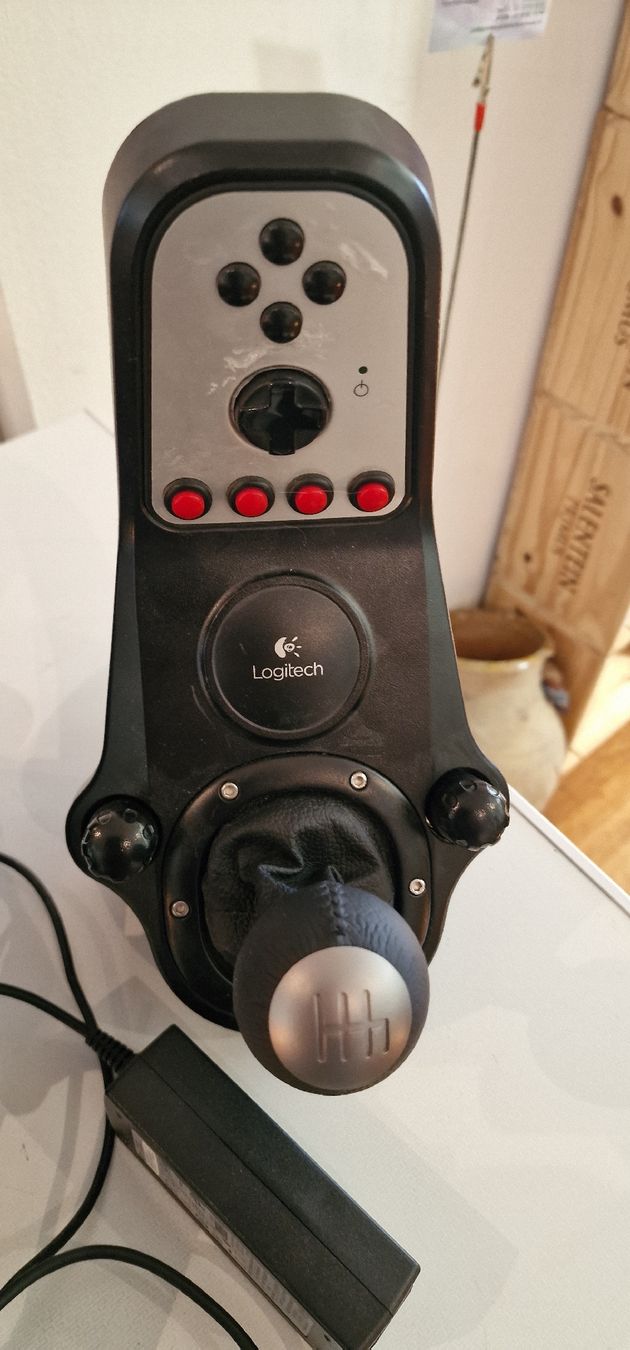 Logitech Controller: Logitec Lenkrad mit Pedale + Schaltung – Usato da Auslikon venduto da jason1ch 1