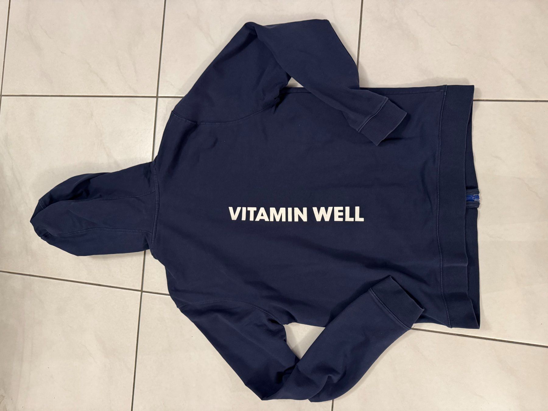 Jacken: VITAMINWELL Jogging Jacke mit Kapuze  - Gr. M – Gebraucht aus Maienfeld von Fashion_2009 1