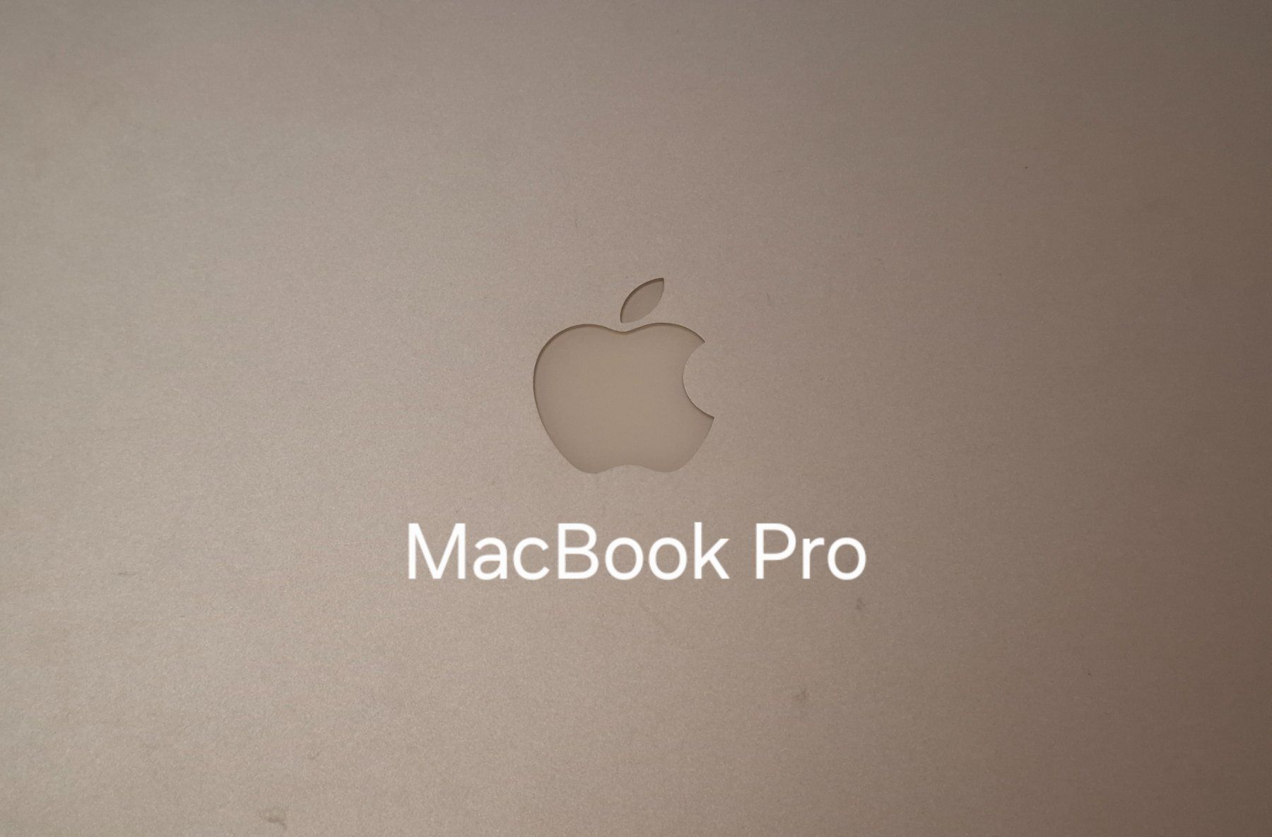 Apple Notebook: Apple MacBook Pro 15" (A1286, i7) – Usato da Zihlschlacht venduto da fam_k2hl