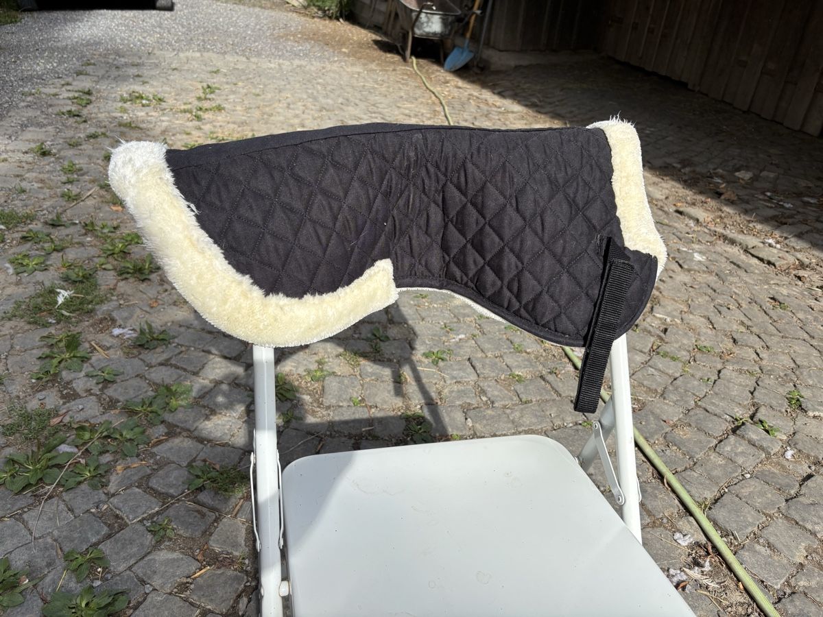 Sattel & Sattelzubehör: Teddyfleece-Sattelpad – Gebraucht aus St. Gallen von may_8fbd