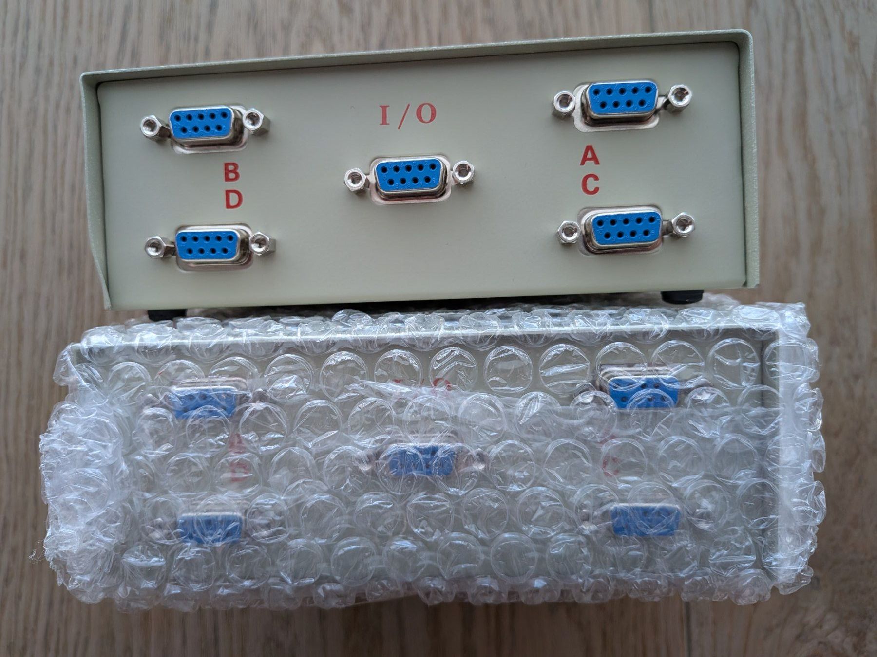 Schalter: 2 Stück roline 14.01.2610 Data Switch Box 4 Port D-Sub 9pol – Gebraucht aus Port von gecotom 2