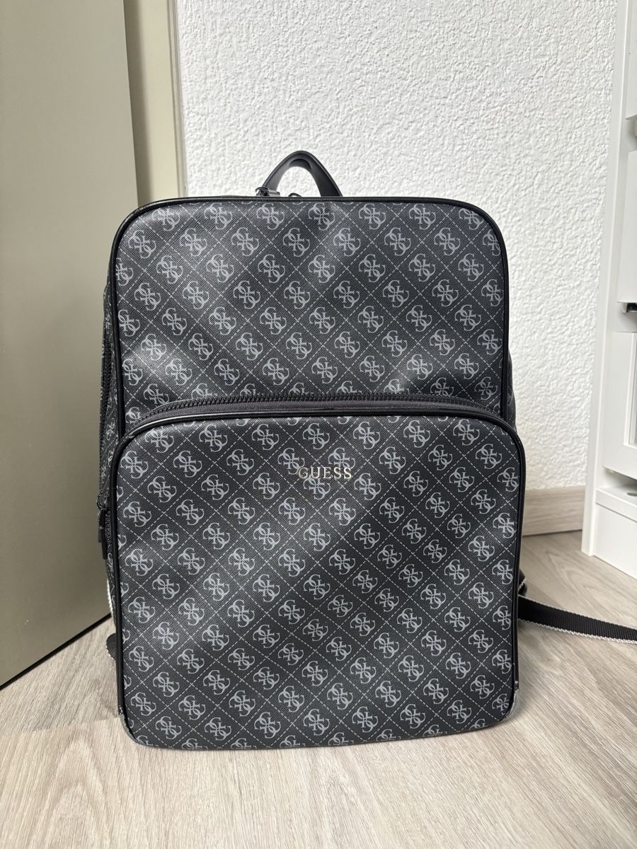 Guess Zaini: Sac à dos Guess Noir – Usato da Courtemaîche venduto da lau_j7b2