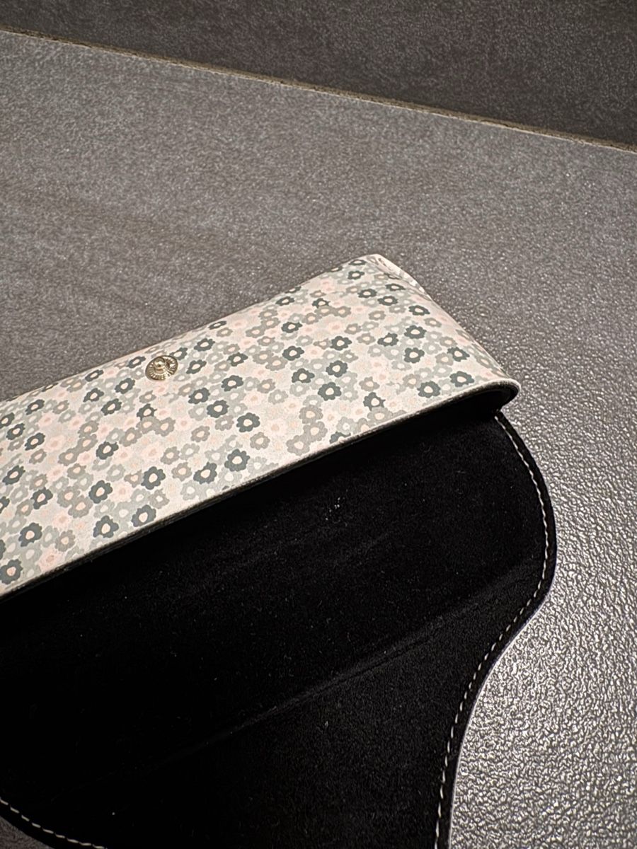 Altro in  Abbigliamento & Accessori: Brillenetui mit Blumenmuster – Usato da Rümlang venduto da svent 3