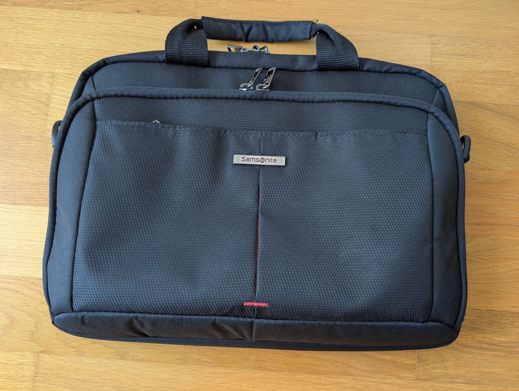 Samsonite Borse: Samsonite GuardIt 2.0 Briefcase Bailhandle 13.3" Sacoche PC – Usato da Meyrin venduto da pc1parts