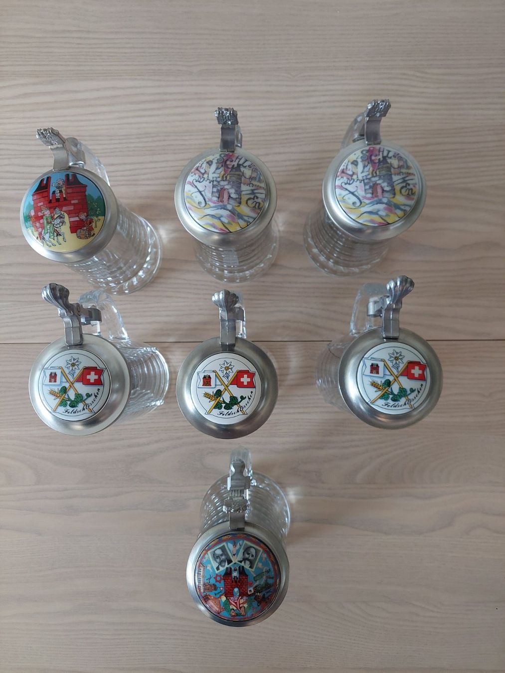 Feldschlösschen Bicchieri: 7 Bierhumpen / Biergläser mit Deckel von Feldschlösschen – Usato da Cham venduto da brire87 1