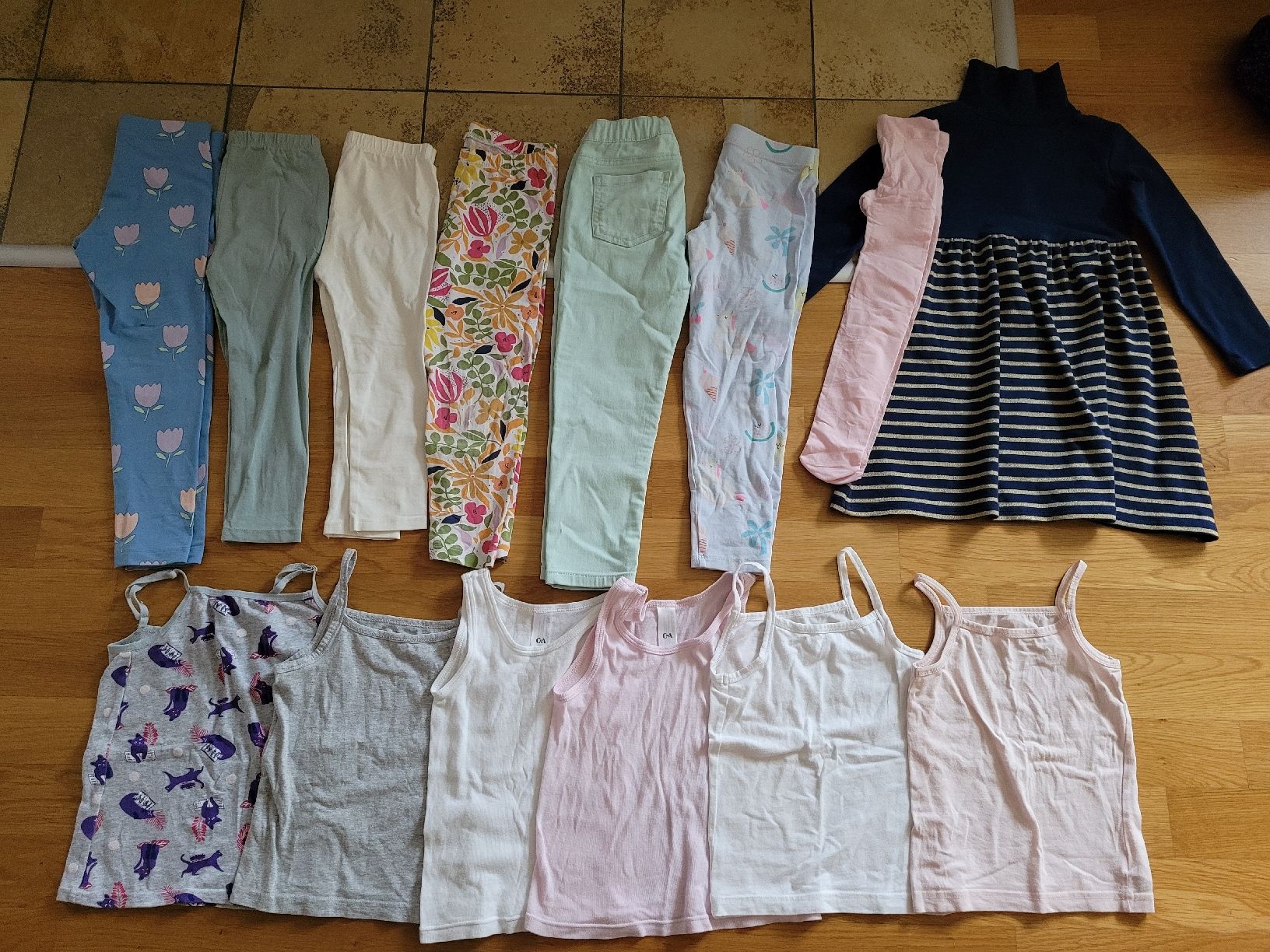 Lotti & Set di vestiti: Kleiderpaket Grösse 104 – Usato da Frick venduto da Spain_3 3