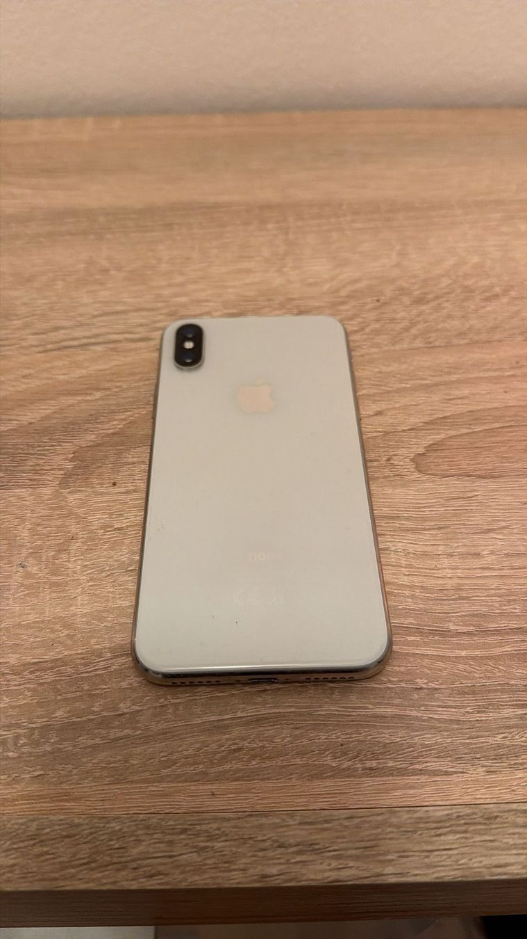 Apple Telefoni cellulari / Smartphones: Iphone X mit 64GB, Batteriezuestand 80% – Usato da Gipf-Oberfrick venduto da Stefania02-91 1