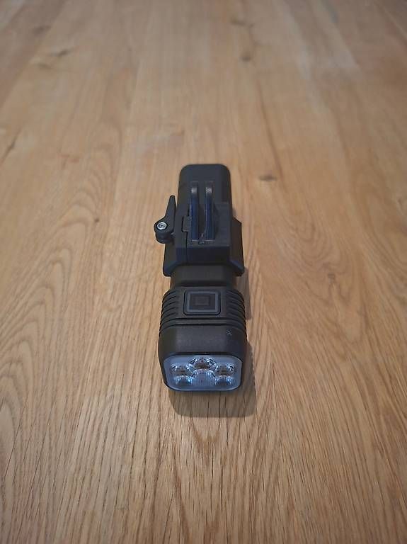 Pezzi di ricambio: Knog Blinder 1300 gebraucht mit Gopro halter – Usato da Gerlafingen venduto da MMoeller 2