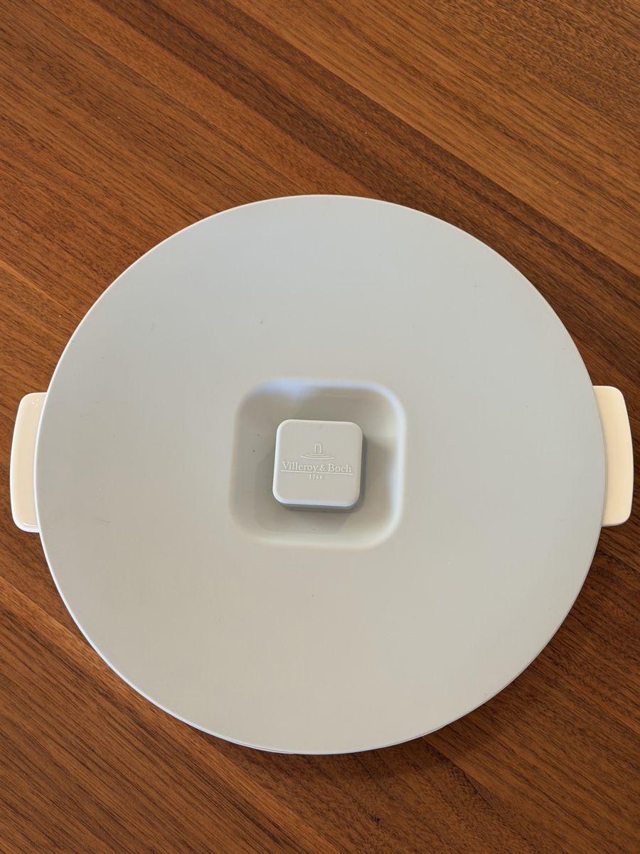 Villeroy & Boch Set di piatti: Villeroy & Boch Schüssel mit Deckel hellgrau – Nuovo (secondo la descrizione) da Erlenbach ZH venduto da topchick 5