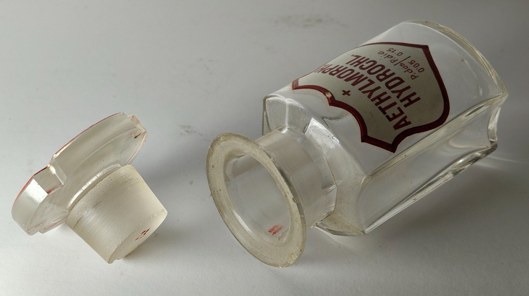 Accessori da laboratorio: Antike Apothekerflasche Aethylmorphin Morphium Um 1900 9cm – Usato da Monthey venduto da 19_karen_84 2
