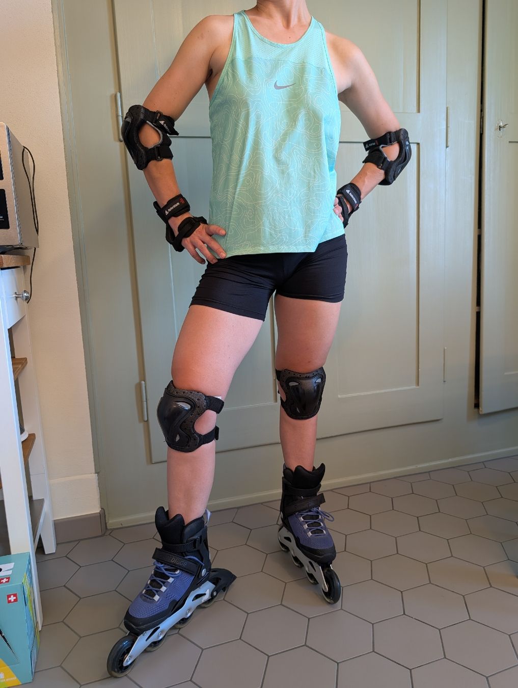 Patins à roul. & inline: Inlineskates Rollerblade Grösse 36.5 Protektorenset Damen – D'occasion à Bern par oscarinho 4