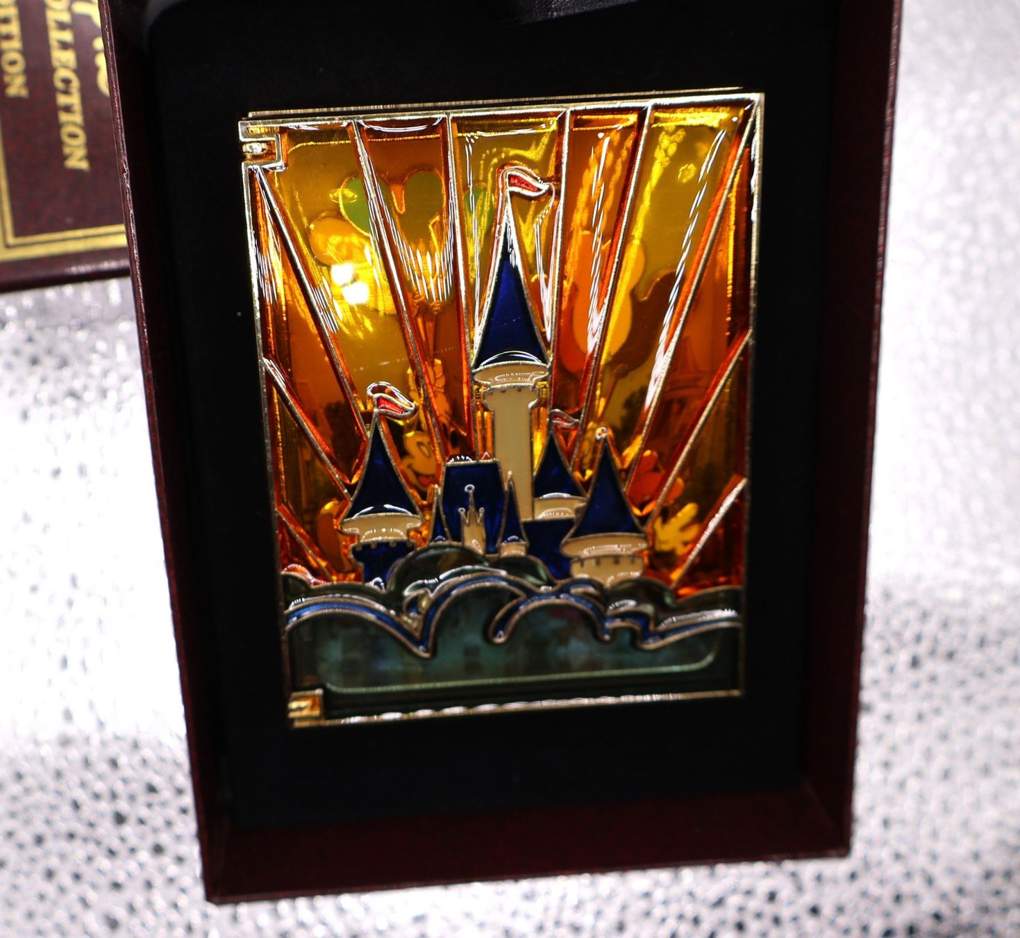 Disney Placchette & Badge: Disney STOORYBOOK Schloss – Usato da Winterthur venduto da Sammleroase 1