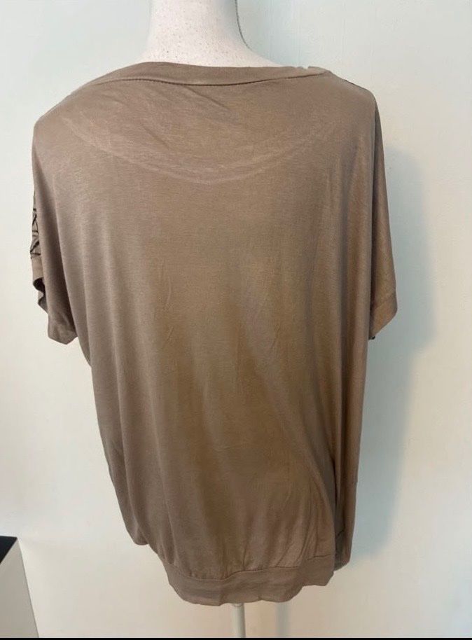 T-Shirts: Oberteil L – Gebraucht aus Küssnacht am Rigi von Anacerna 1