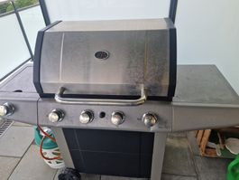 Gasgrill 4 Brenner mit Seitenkocher, perfekt für den Somm...