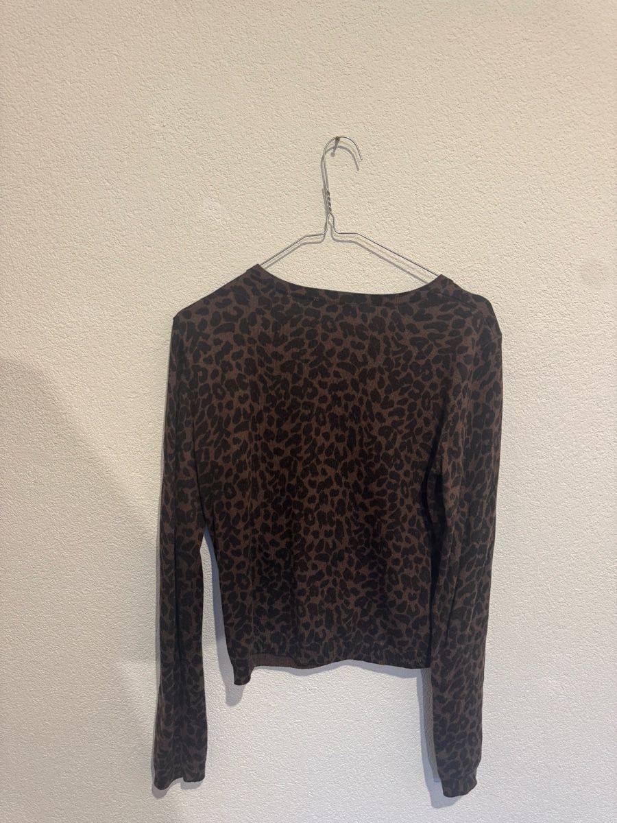 Mango Pullover & Sweatshirts: Pullover Leoprint Mango Size S – Gebraucht aus Muri b. Bern von ann_g287 1