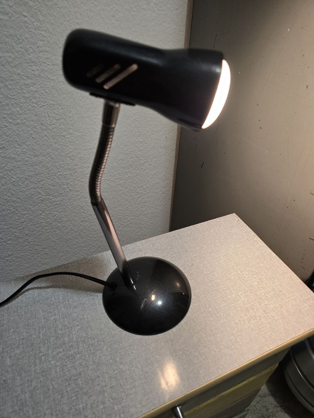 Lampade: kleiner Lumess Spot – Usato da Biel/Bienne venduto da alexriveros2