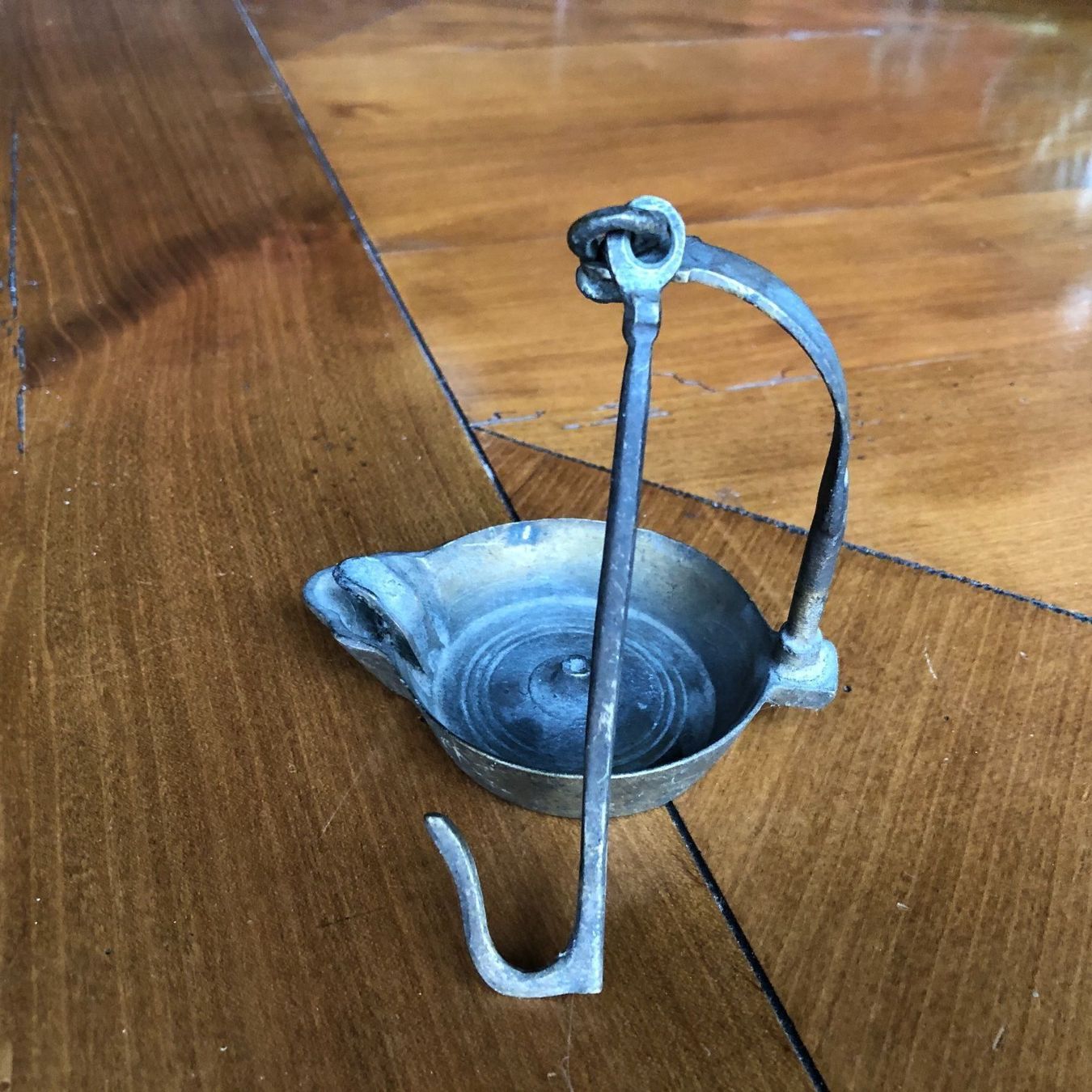 Lampade: Petite lampe à huile de mineur – Usato da Le Mont-sur-Lausanne venduto da Crocrodile
