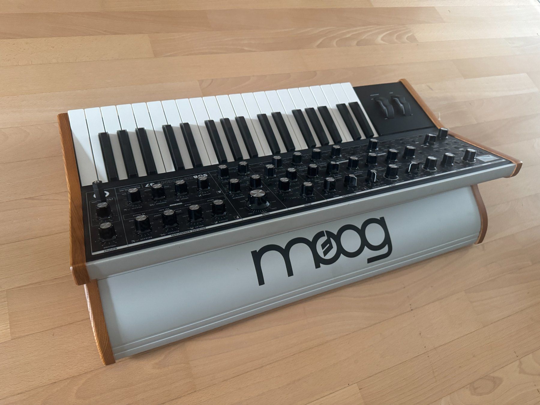 Moog Strumenti musicali: Moog Subsequent 37 – Usato da Zürich venduto da simnik12zh 3