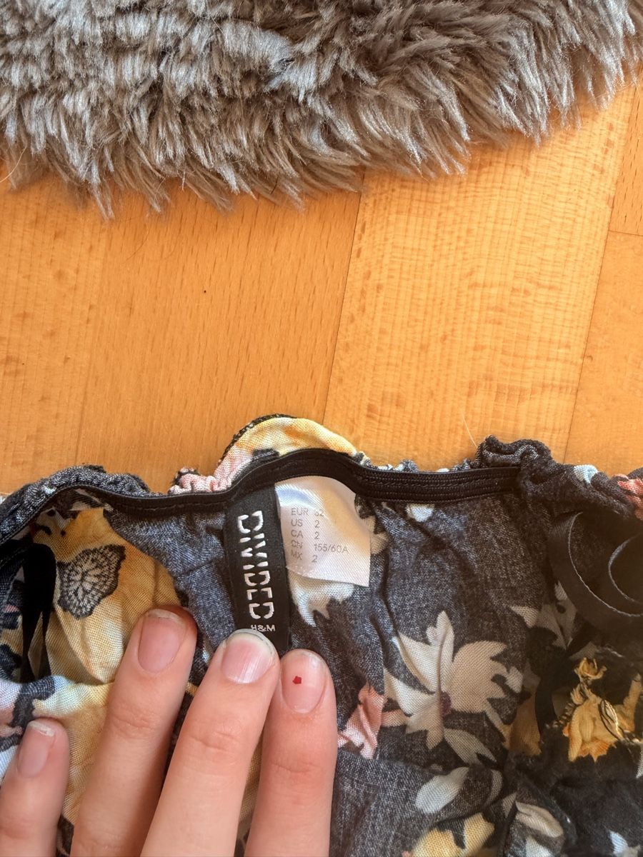 Pantaloni: Short une pièce – Usato da Wavre venduto da ali_fyq9 1