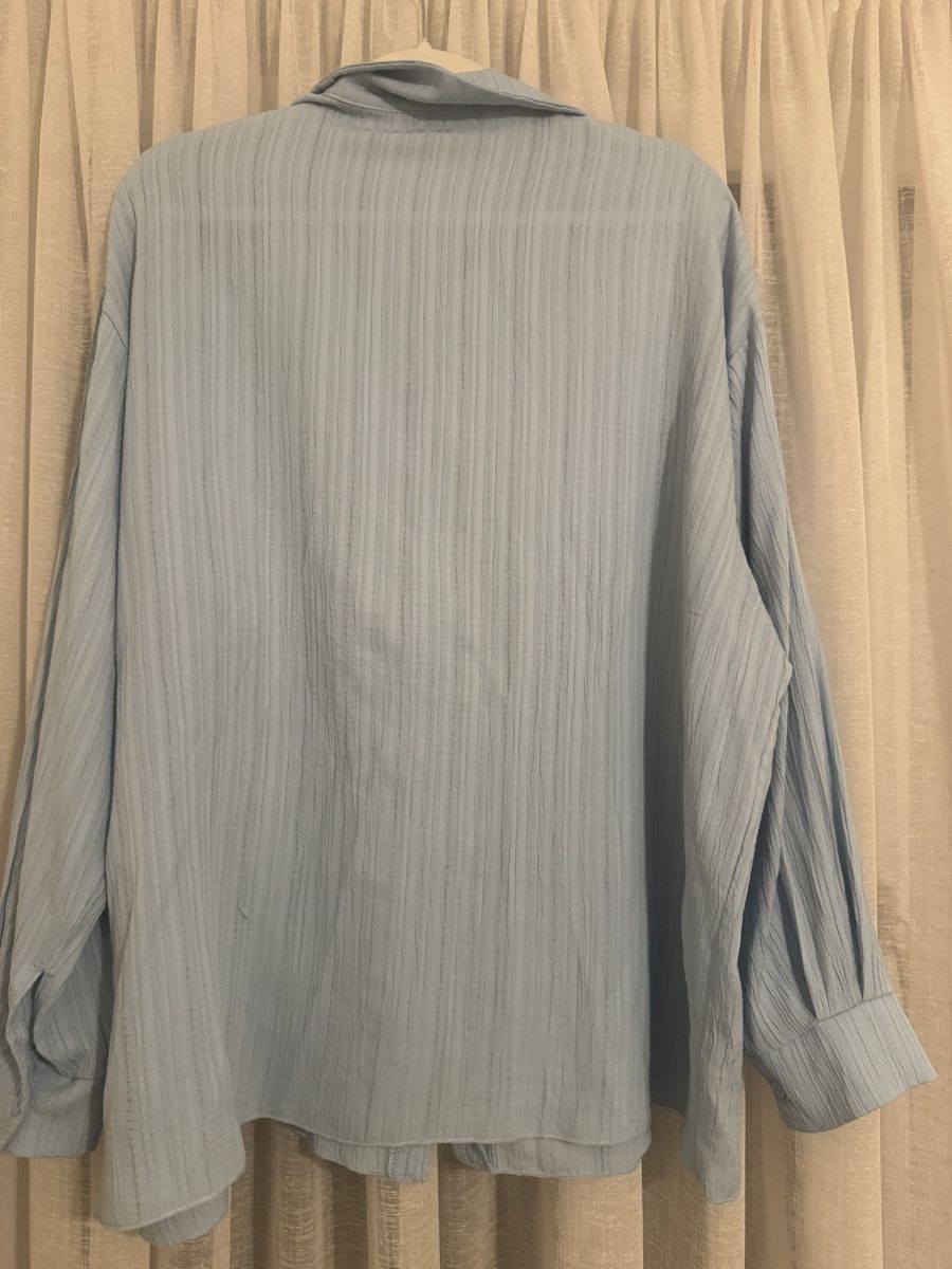 Shein Blusen: Hellblaues Oversize Bluse – Gebraucht aus Neuenegg von mel_5pnq 1
