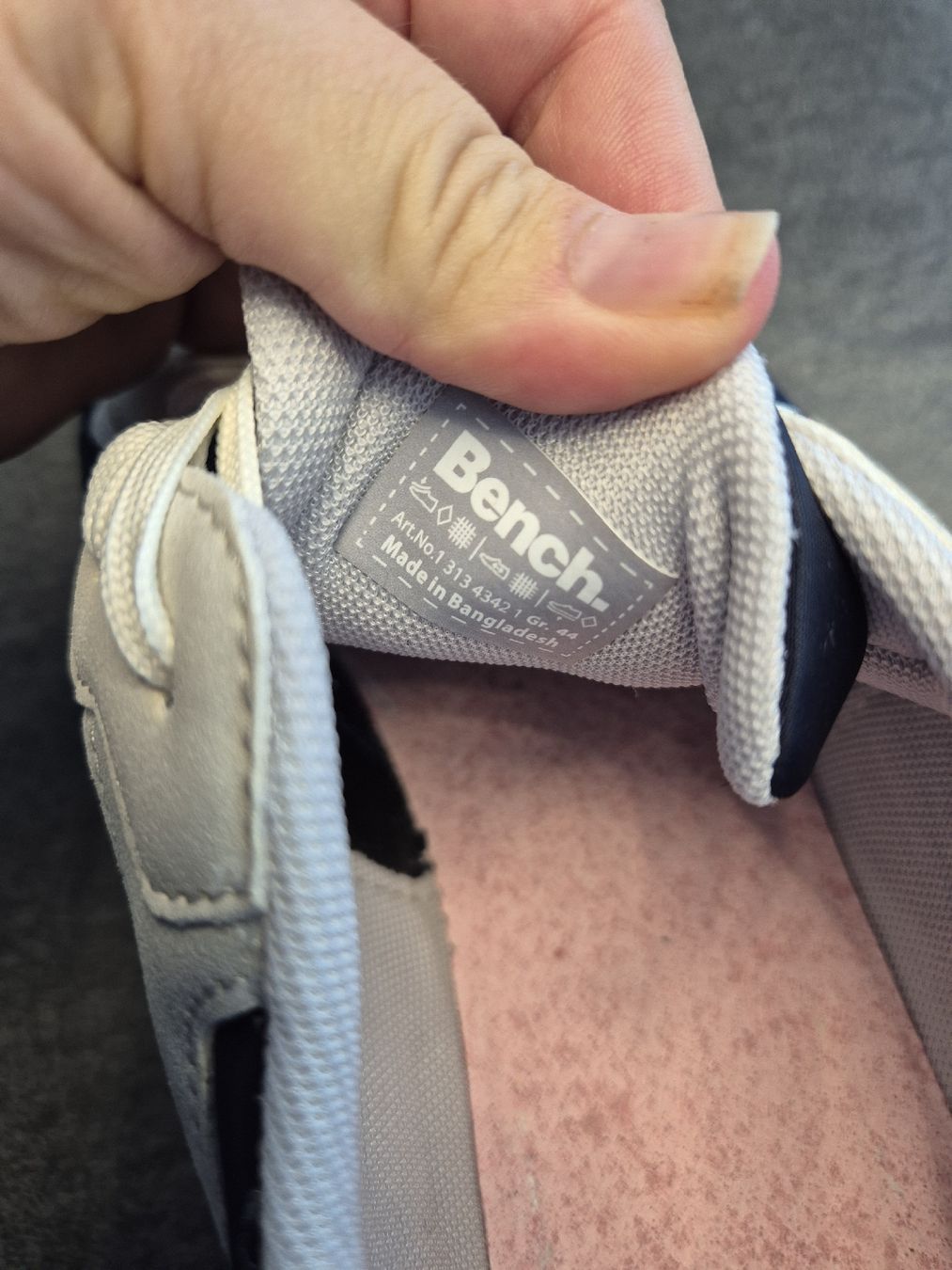 Bench Scarpe da uomo: Bench Turnschuhe grösse 44 – Usato da Ebikon venduto da Familiekunterbunt 2