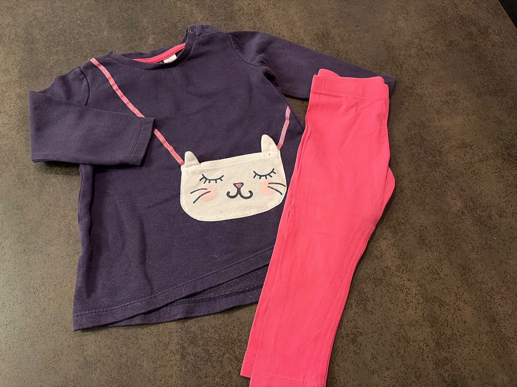Lotti & Set di vestiti: Set Pulli & leggins pink Grösse 86/92 – Usato da Brüttisellen venduto da val_r8g6