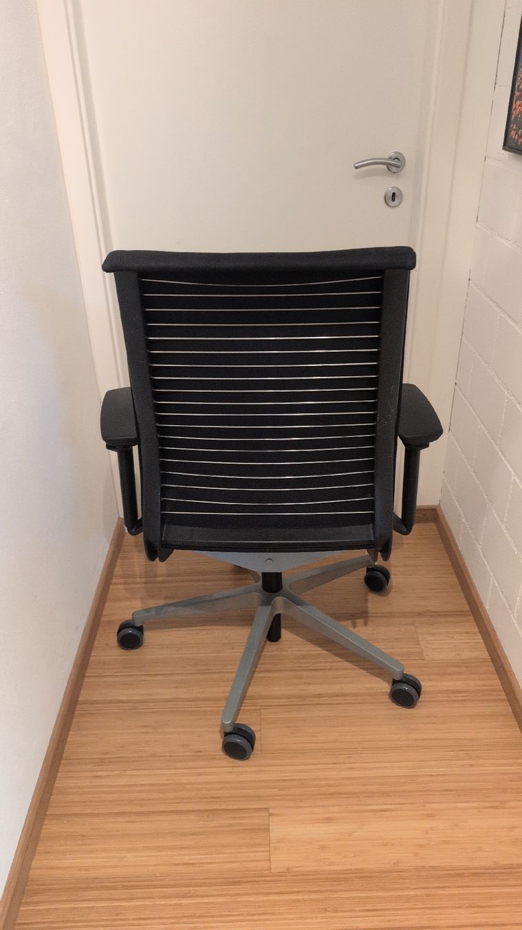 Sedie: Ergonomischer Bürostuhl - Schwarz – Usato da Lostorf venduto da SimpleZ 1